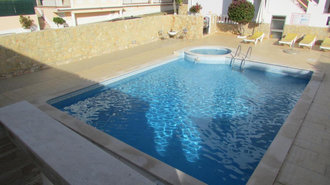 Apartamento - 2 A 4 Pessoas- Piscina Lejlighed Olhos de Agua  Eksteriør billede