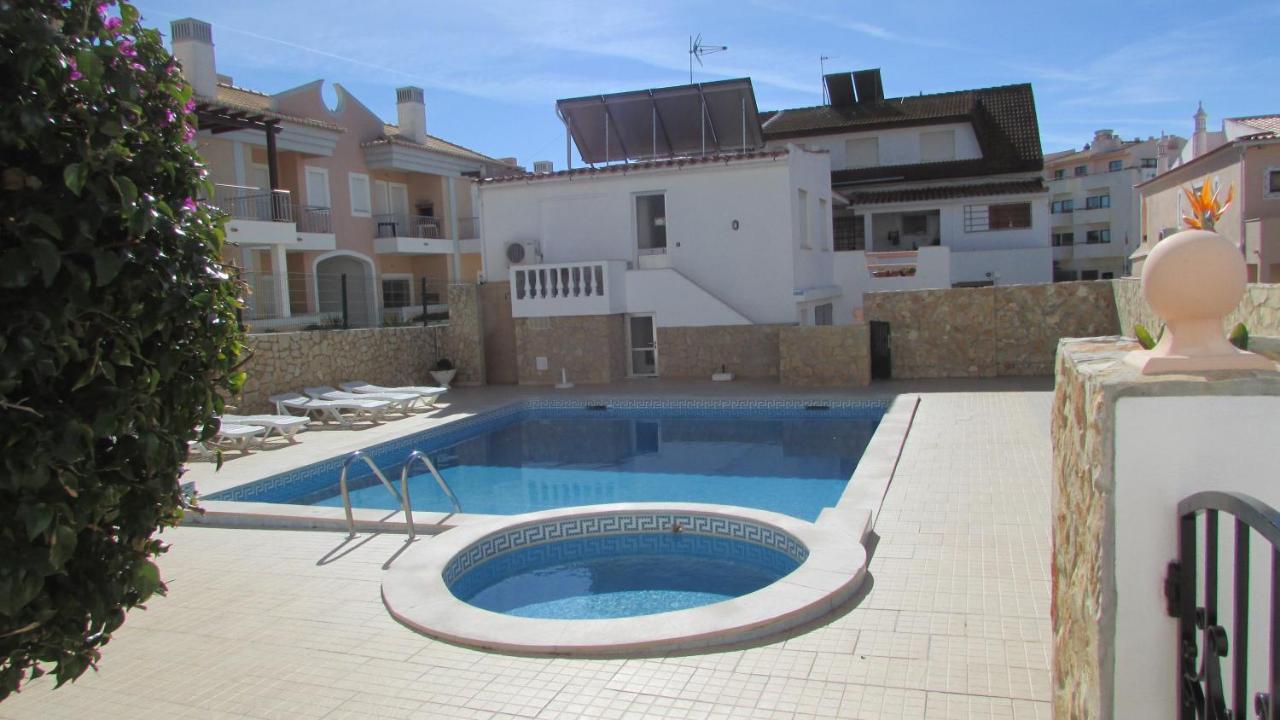 Apartamento - 2 A 4 Pessoas- Piscina Lejlighed Olhos de Agua  Eksteriør billede