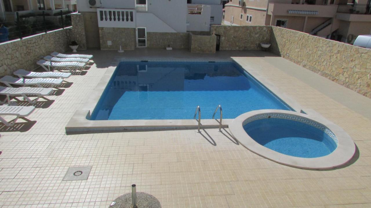 Apartamento - 2 A 4 Pessoas- Piscina Lejlighed Olhos de Agua  Eksteriør billede